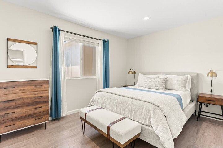 Apartment in Simi Valley, US