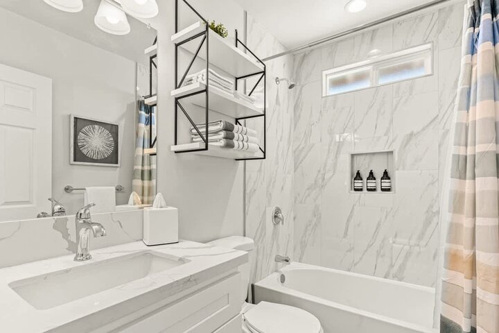 Apartment in Simi Valley, US