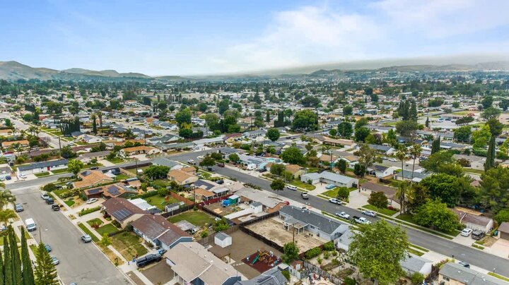 Apartment in Simi Valley, US