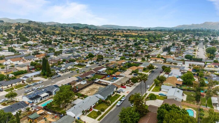 Apartment in Simi Valley, US