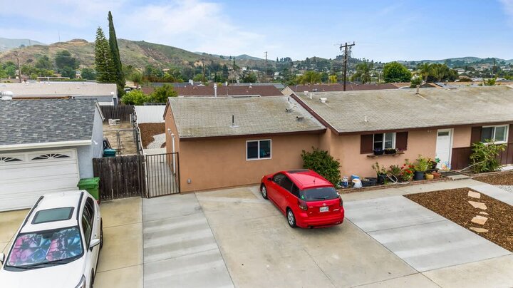 Apartment in Simi Valley, US