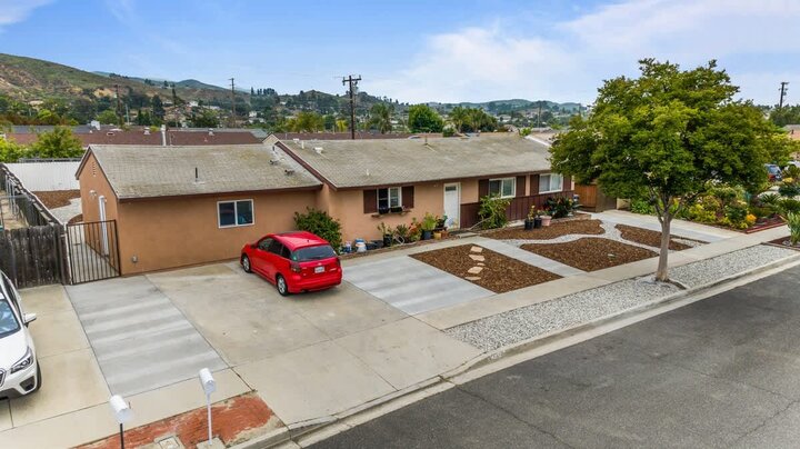 Apartment in Simi Valley, US