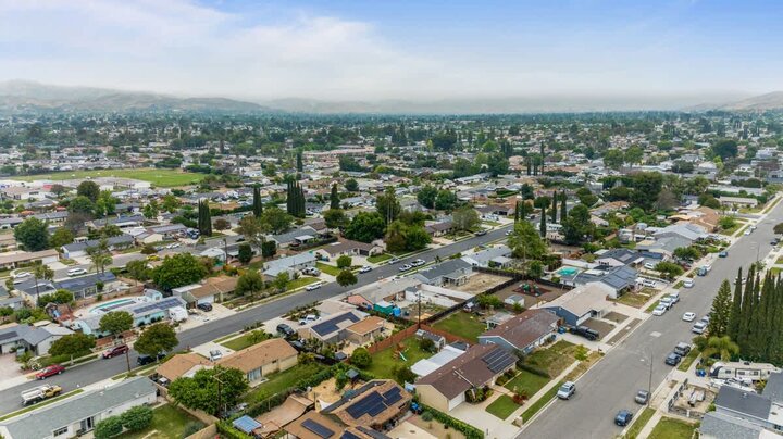 Apartment in Simi Valley, US