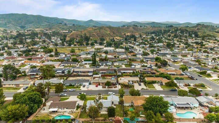 Apartment in Simi Valley, US