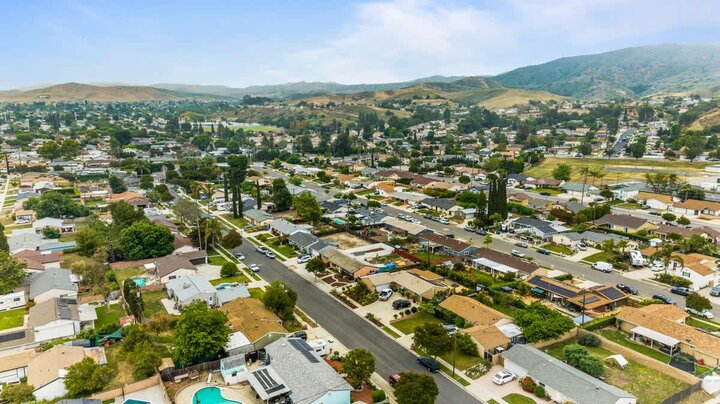 Apartment in Simi Valley, US