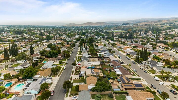 Apartment in Simi Valley, US