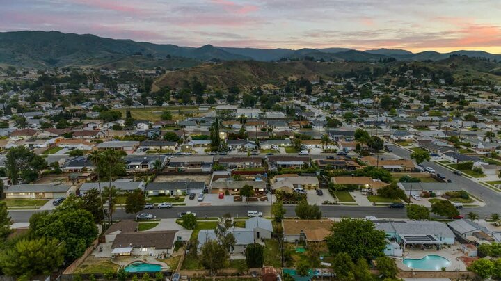 Apartment in Simi Valley, US