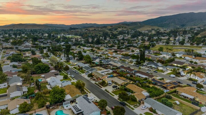 Apartment in Simi Valley, US
