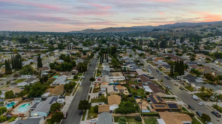 Apartment in Simi Valley, US