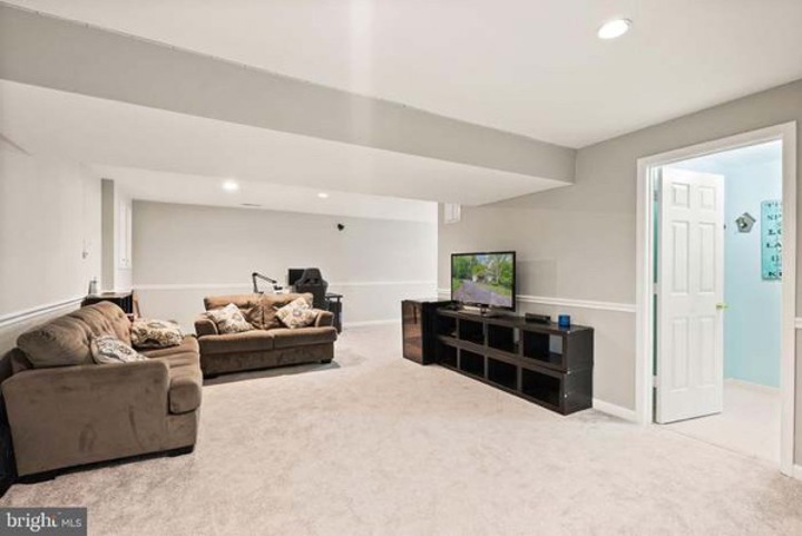 Basement in Woodbridge, US