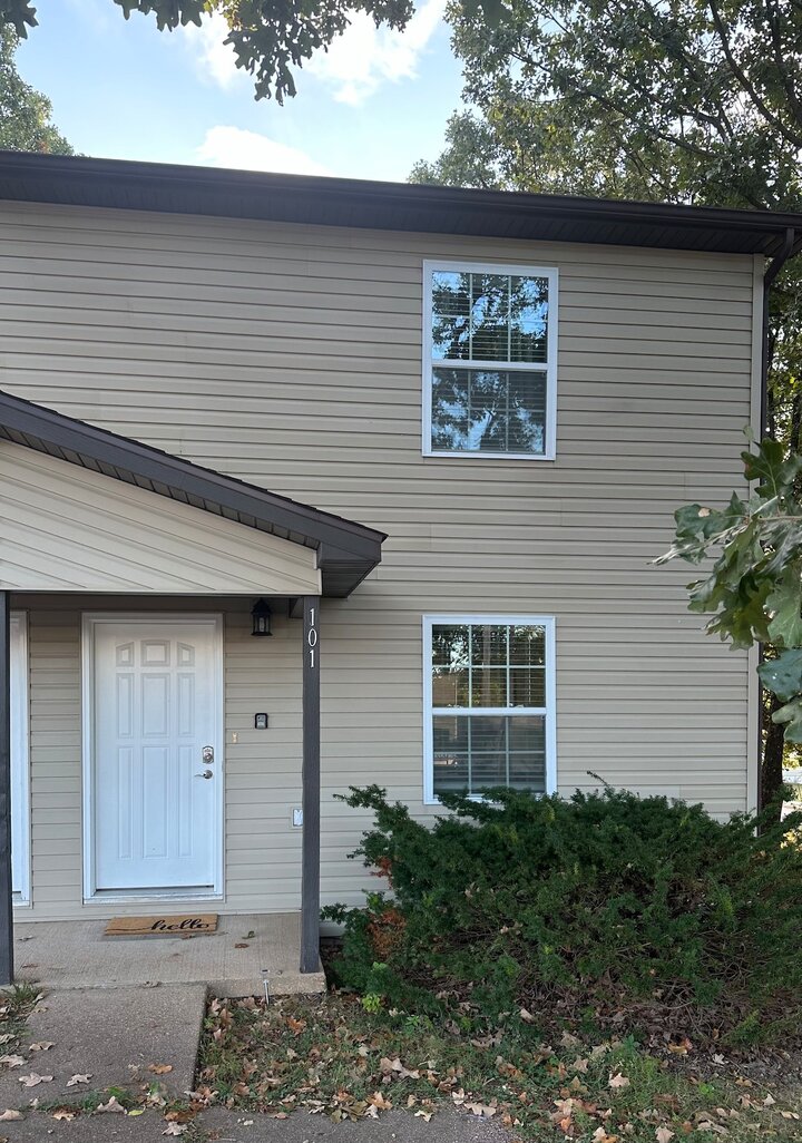 Rental unit in St Robert, US