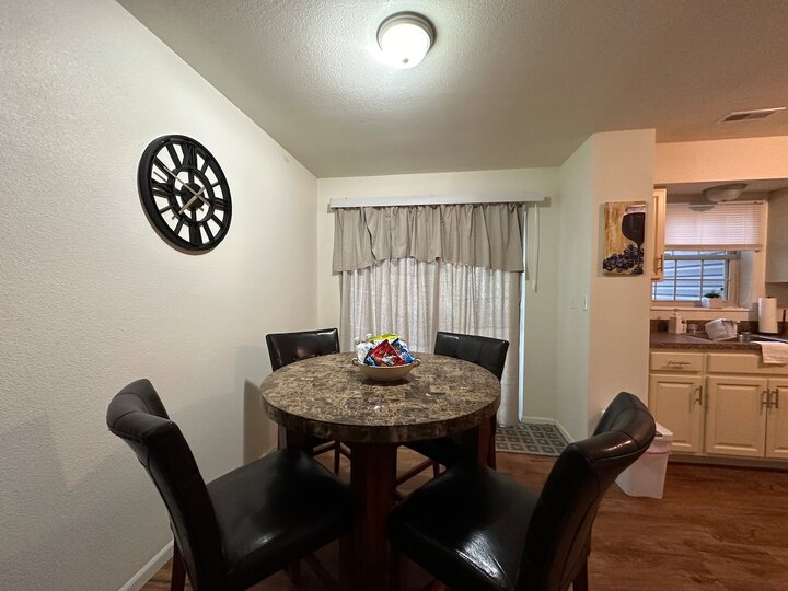 Rental unit in St Robert, US