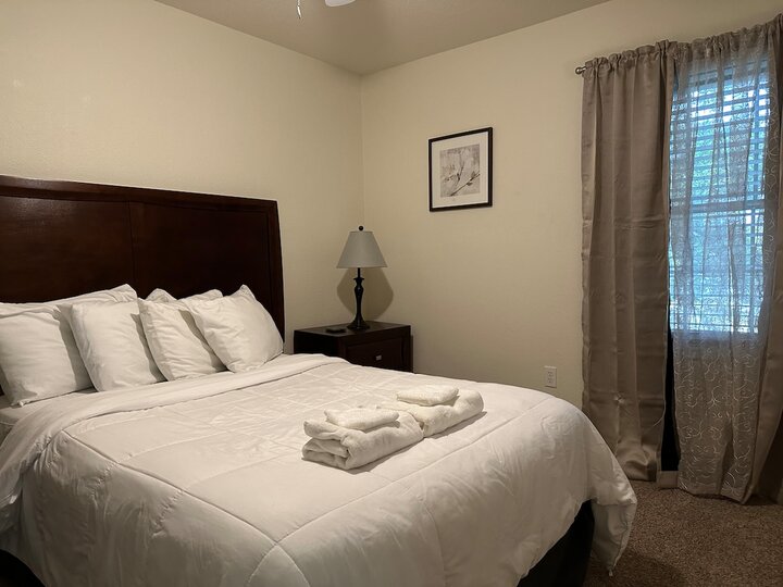 Rental unit in St Robert, US