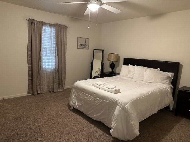 Rental unit in St Robert, US