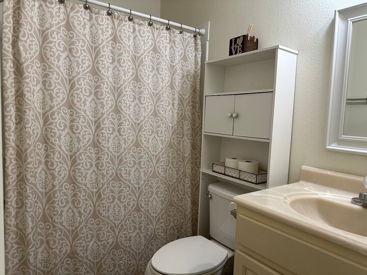 Rental unit in St Robert, US