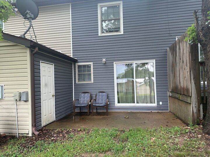 Rental unit in St Robert, US