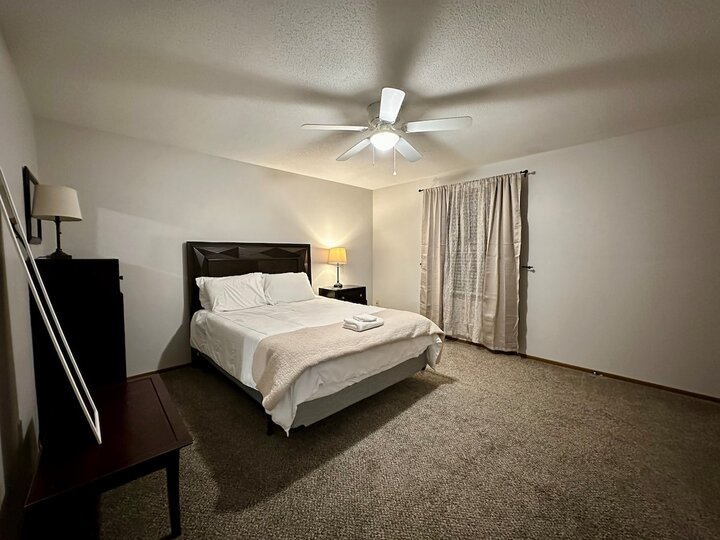 Rental unit in St Robert, US