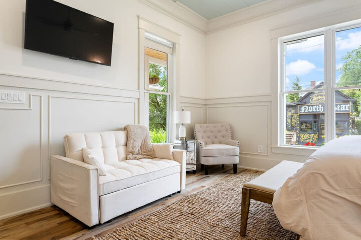 House in New Albany, US