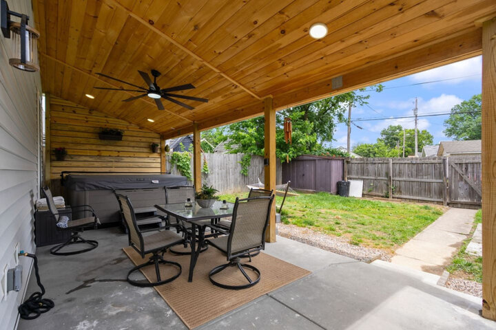 House in New Albany, US