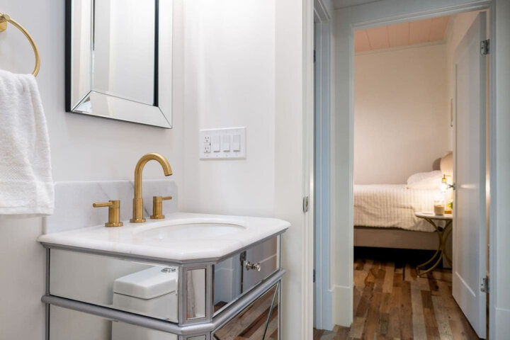 House in New Albany, US