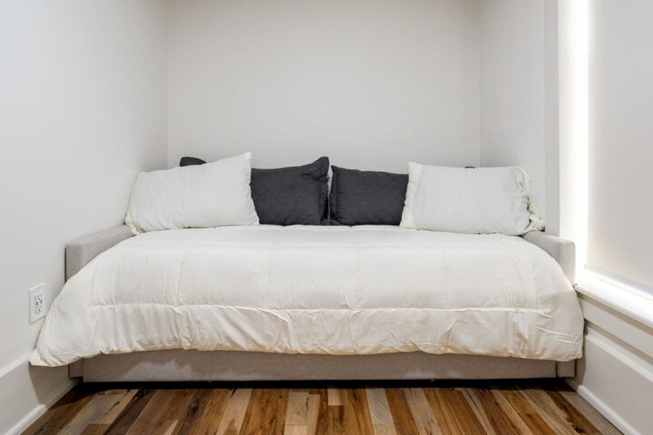 House in New Albany, US