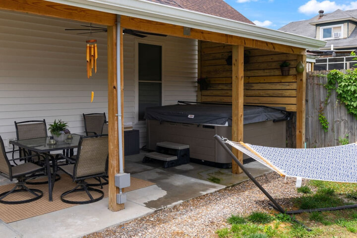 House in New Albany, US