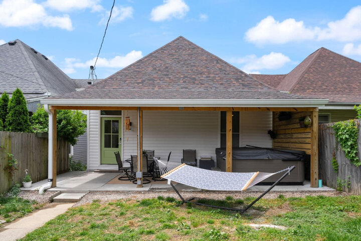 House in New Albany, US