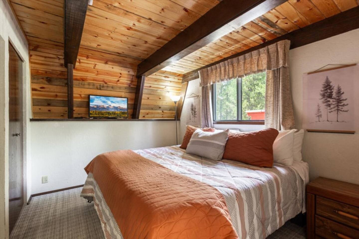 Cabin in Island Park, US