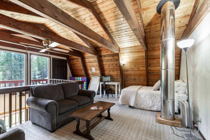 Cabin in Island Park, US