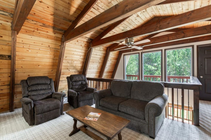 Cabin in Island Park, US