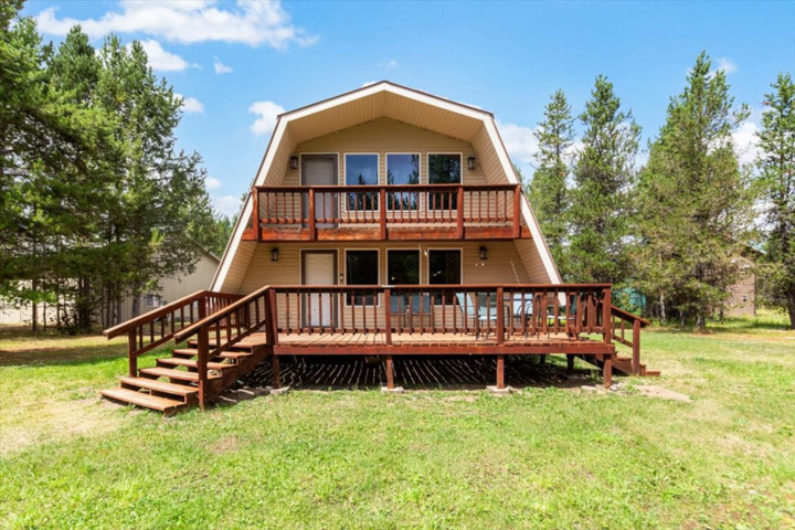 Cabin in Island Park, US