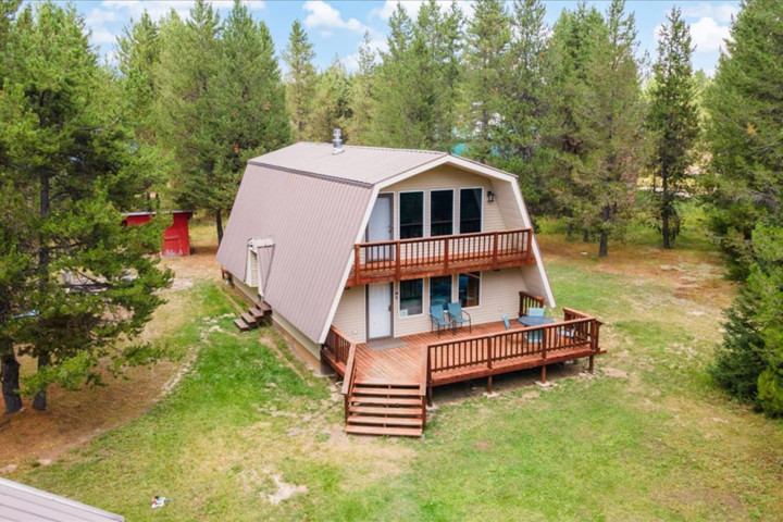 Cabin in Island Park, US