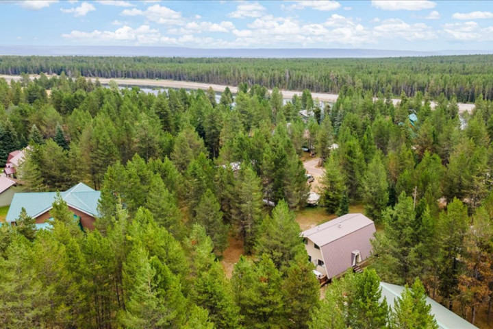 Cabin in Island Park, US