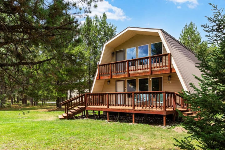 Cabin in Island Park, US