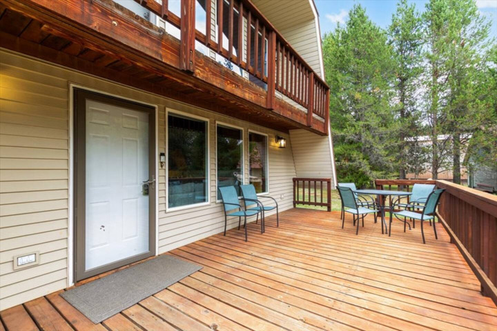 Cabin in Island Park, US